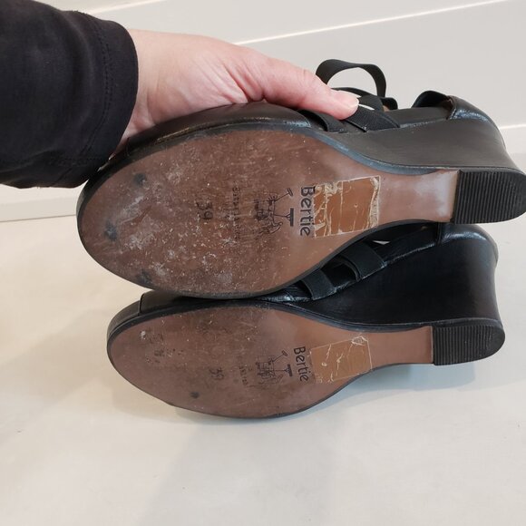 Bertie Women's Size 39 Black Strappy Wedged Sandal - Picture 7 of 10